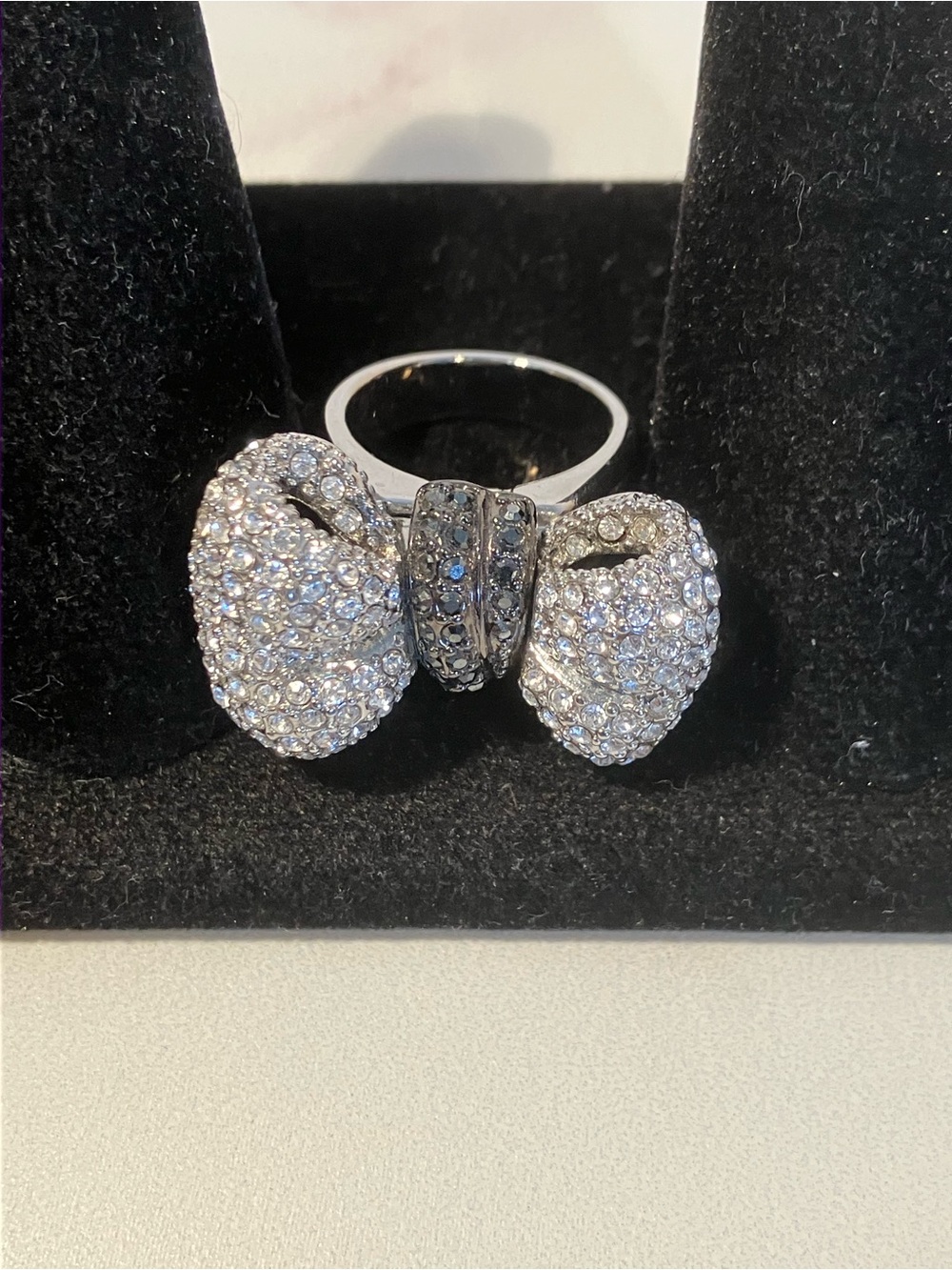 Fun ‘Diamond Ribbons’ bow ring in size 7&1/2